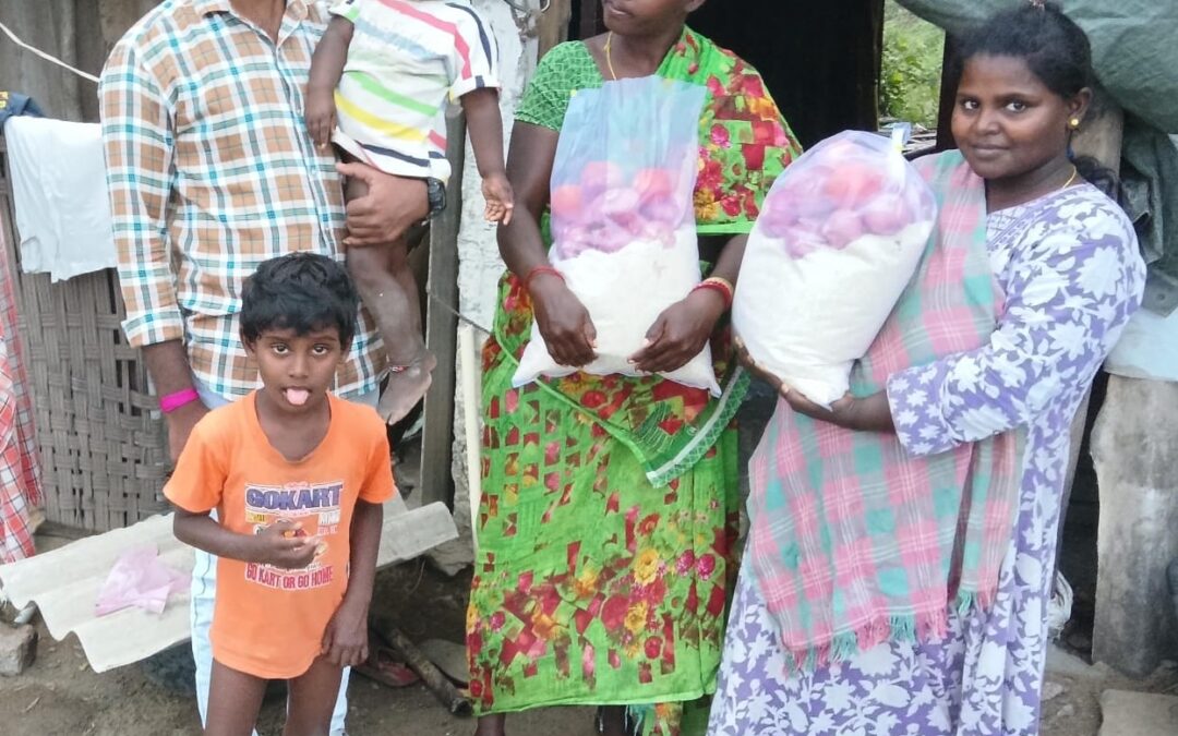 హ్యూమన్ రైట్స్ అసోసియేషన్ ఫర్ జస్టిస్ ఆధ్వర్యంలో పేద మహిళలకు నిత్యవసర సరుకులు పంపిణీ