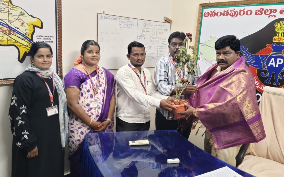 తాడిపత్రి డిఎస్పీ గారిని కలిసిన హెచ్ఆర్ఏజే సభ్యులు